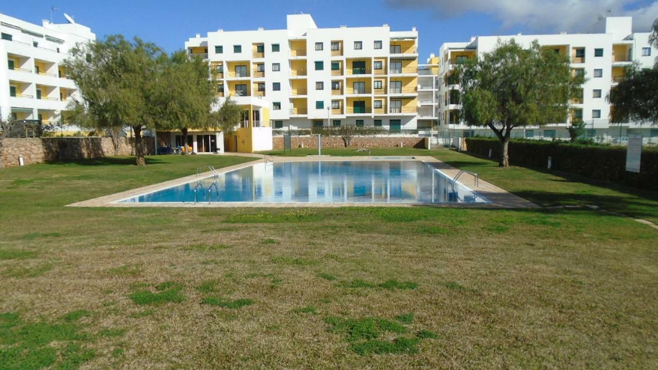 Apartamento Urb. Vila Nova, Lote 5 Armação de Pêra Екстериор снимка