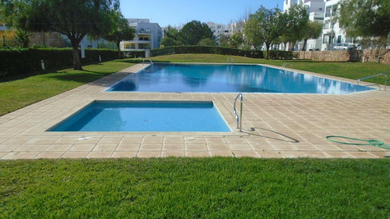 Apartamento Urb. Vila Nova, Lote 5 Armação de Pêra Екстериор снимка